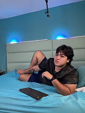 EmilyAndAndrew Live XXX-Chat