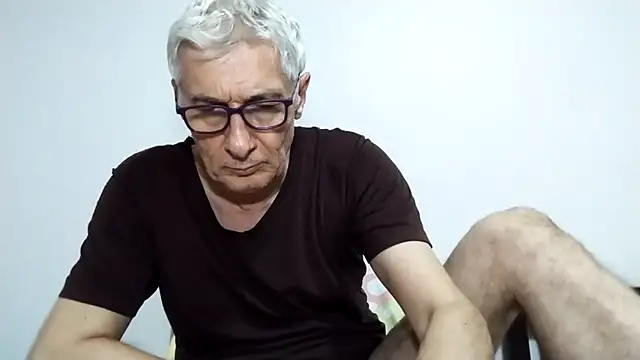 BIGUNCUTHARDCOCK Adlı Modelin Canlı XXX Sohbeti