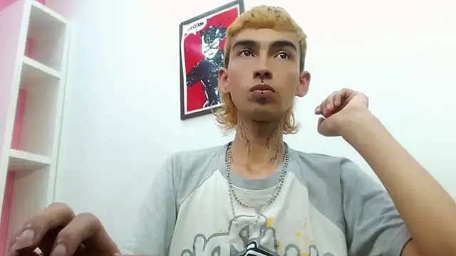 ttimy_x_boy Adlı Modelin Canlı XXX Sohbeti