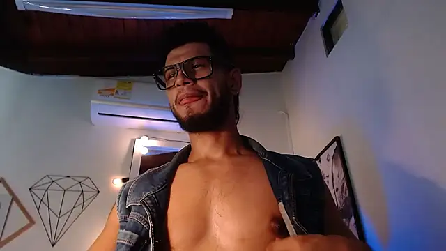 Colby_brown03 Adlı Modelin Canlı XXX Sohbeti