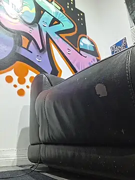 MikeHawk13 webkamerás műsora