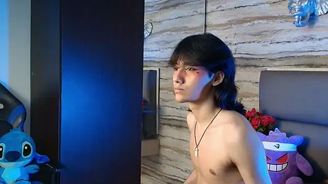 Lovers_21's Live XXX Chat