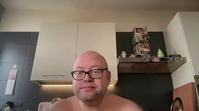 theitalianbear Adlı Modelin Canlı XXX Sohbeti