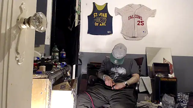 sledge901: διαδικτυακό σόου στην κάμερα