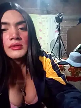 yovana13 Adlı Modelin Web Kamerası Şovu