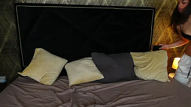 BambiRoses' Live XXX Chat