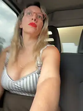 Gatitacarlita's Live XXX Chat