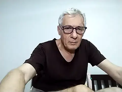 แชท XXX สดของ BIGUNCUTHARDCOCK