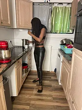 ShantelSexyYoungMilfie Live XXX-Chat