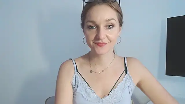 AliciaDesire 即時 XXX 聊天