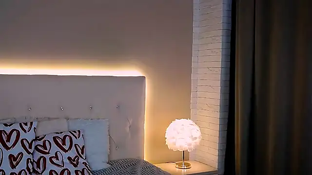 MonikaBelachi 即時 XXX 聊天