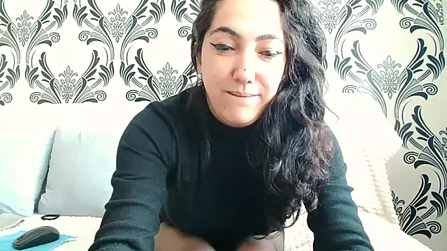 CharmingWitchy Adlı Modelin Canlı XXX Sohbeti