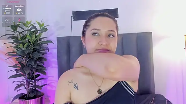 LeiahBlonde_'s Webcam Show