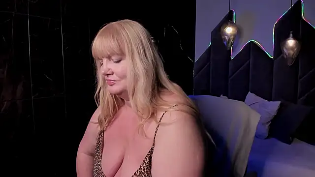 NicoleKind Adlı Modelin Canlı XXX Sohbeti