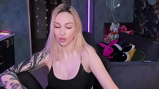 Blckmirrorr Adlı Modelin Canlı XXX Sohbeti