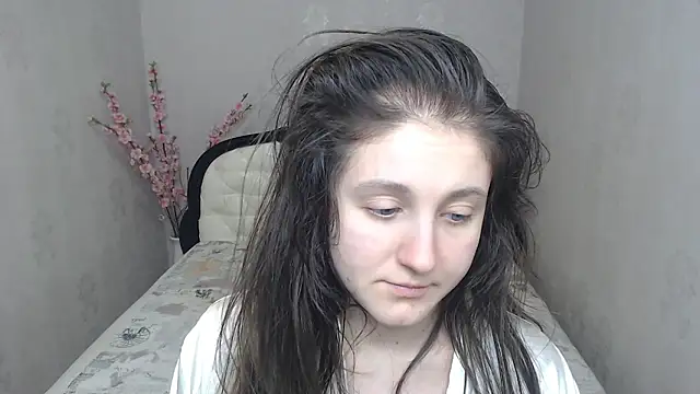 Holliy_Cooper Adlı Modelin Canlı XXX Sohbeti