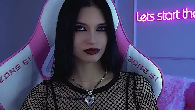 BeverlyMost live XXX chat