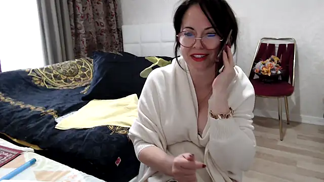 Arisa5000: онлайн-секс-чат