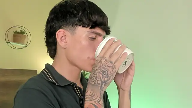 Angel_eros_ élő XXX-chatje