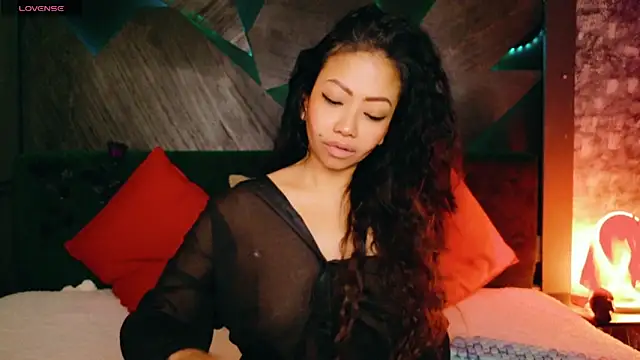 Chat XXX en directo de ElyaQuinn