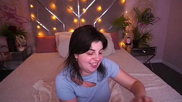 MirandaWong Adlı Modelin Canlı XXX Sohbeti