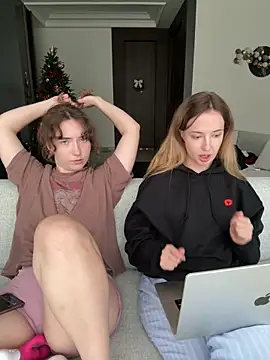 Nura_n_Sarah – Kamerová šou