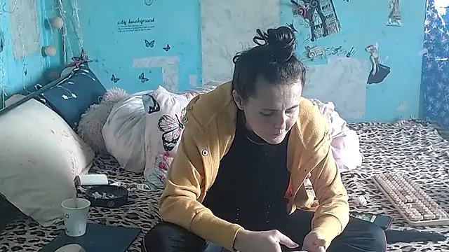 brighteyes77 live XXX chat