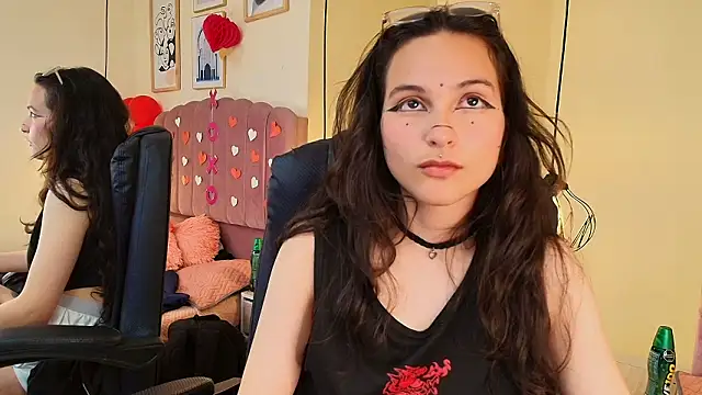 Hanabie_ Chat XXX in diretta