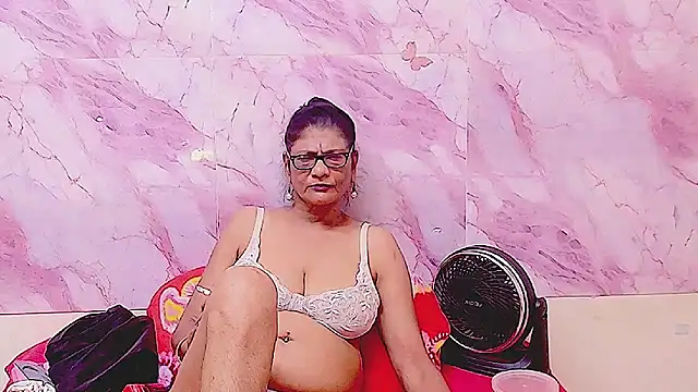 Chat +18 de IndianAllure ao vivo