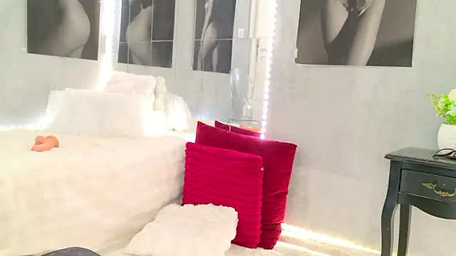 celia_chanel Chat XXX live