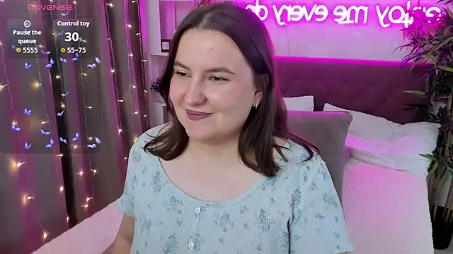 FeralPeach's Live XXX Chat