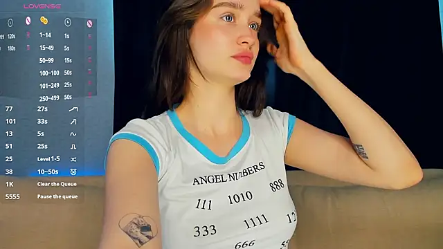 lovelyaliviaのライブXXXチャット