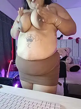 AndreaKinky Adlı Modelin Canlı XXX Sohbeti