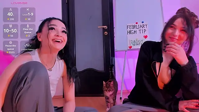 Peanaughty 网络视讯表演