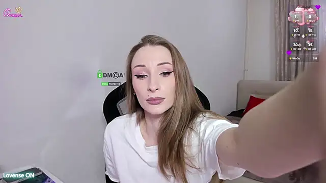 SkyqueenI লাইভ XXX চ্যাট