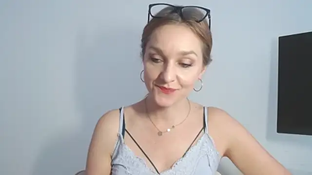 AliciaDesire: онлайн-секс-чат