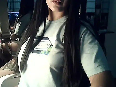 FallsForHerSmilen Live XXX chat