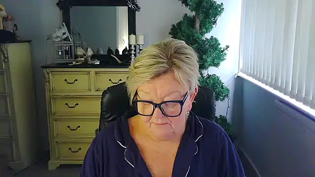 BridgetBlueEyesn Live XXX chat