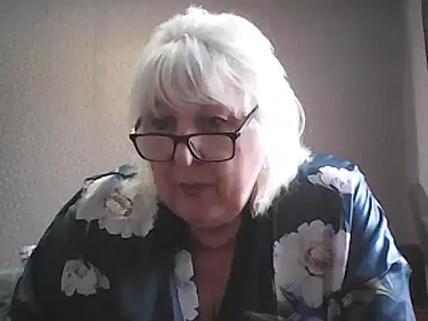 Alexia64231: διαδικτυακό σόου στην κάμερα