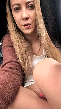 Risky_julia2330 Show Webcam