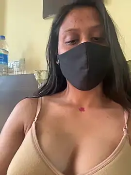 Czat XXX na żywo – indianshycouple