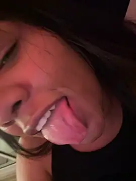 Pokazy przed kamerką – Chaniita