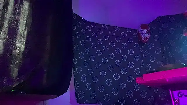 Guyst049 Chat XXX live