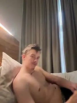 Toyjungee Chat XXX in diretta