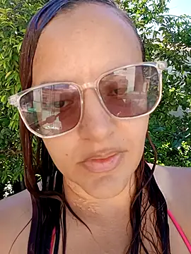 AliceRuivinha2's Live XXX Chat