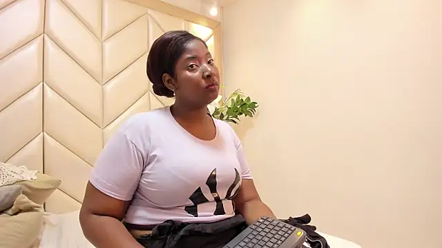 AprilMonroe লাইভ XXX চ্যাট