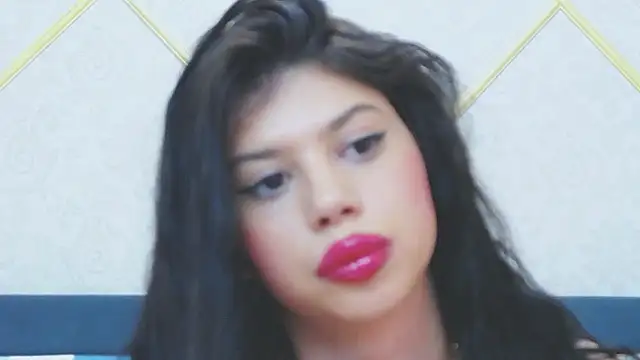 Sierra_Halle Chat XXX in diretta