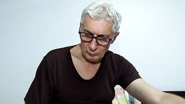 แชท XXX สดของ BIGUNCUTHARDCOCK