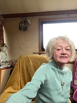 Chat +18 de ladyboatlady ao vivo