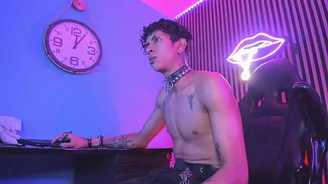 Maximoking26 Show Webcam